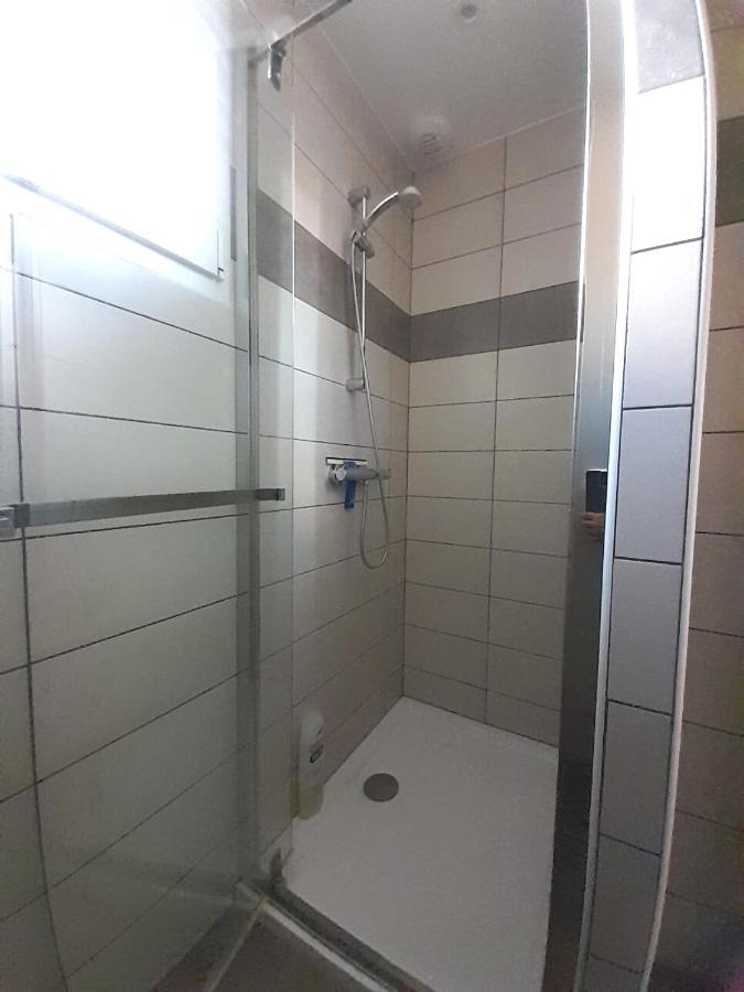 La Pause Sous Le Pin B&B Chambres D'Hotes Capestang Exteriör bild