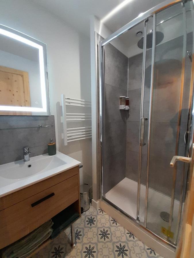 La Pause Sous Le Pin B&B Chambres D'Hotes Capestang Exteriör bild
