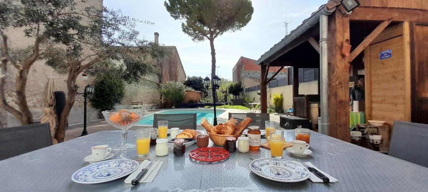 La Pause Sous Le Pin B&B Chambres D'Hotes Capestang Exteriör bild